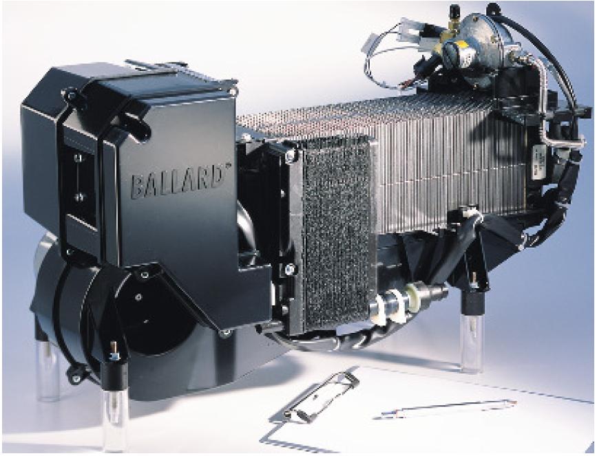 Le module Nexa de Ballard de technologie PEM ; 50 cellules en série, 1,2 kWe, 56x25x33 cm, 13kg.